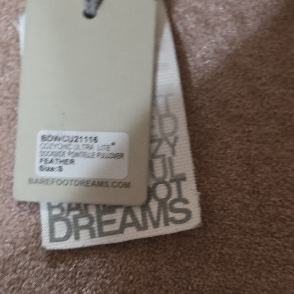 Barefoot Dreams Cozy Tan Sweatshirt - Picture 4 of 6